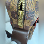 LOUIS VUITTON Naviglio Damier Messenger Crossbody
