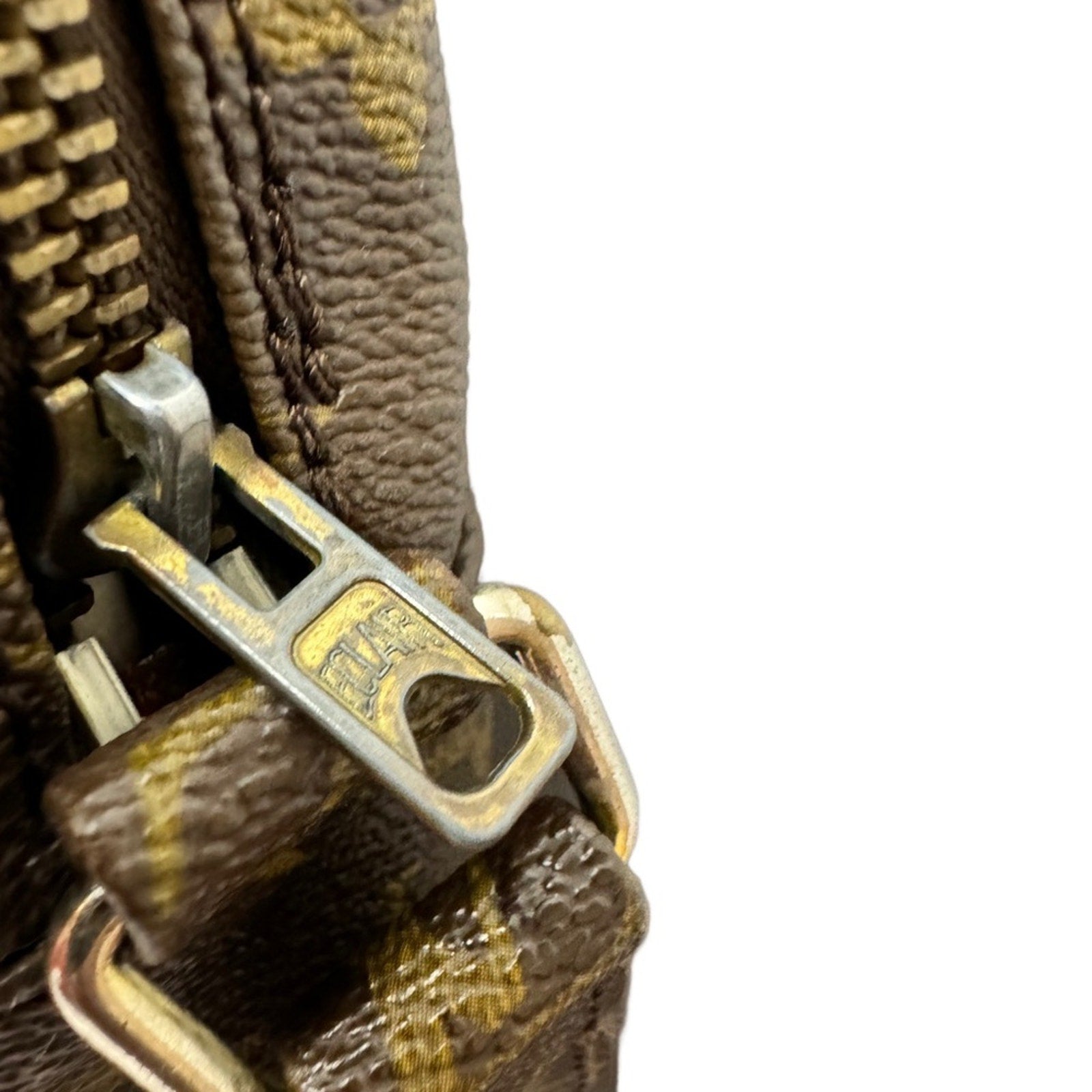 LOUIS VUITTON Marceau Messenger