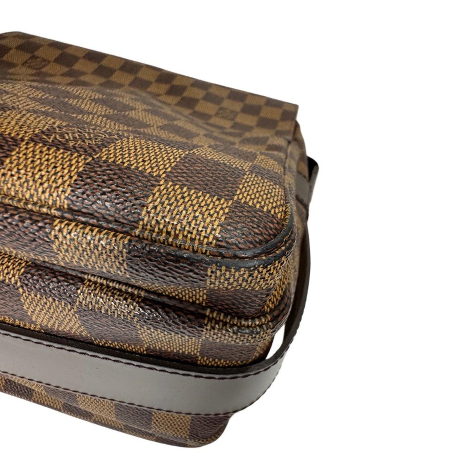 LOUIS VUITTON Naviglio Damier Messenger Crossbody