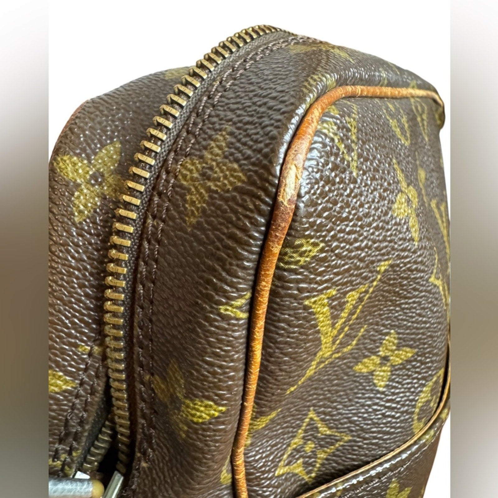 LOUIS VUITTON Marceau Messenger